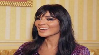 بسبب فيديو قبلات ابنها.. نادين نسيب تعنف متابعيها