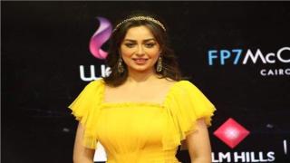 هبة مجدي بإطلالة “برنسيس” في حفل افتتاح مهرجان القاهرة السينمائي